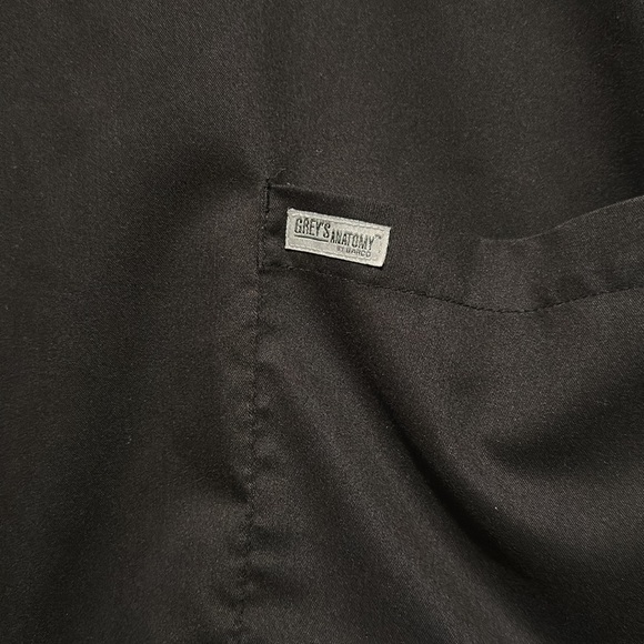 Women’s Grey’s Anatomy scrub top - Picture 3 of 7